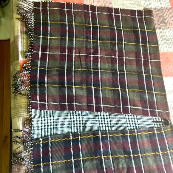 It’s too big for me. I just bought from Steve Madden for a Christmas gift. - Picture 7 of 7